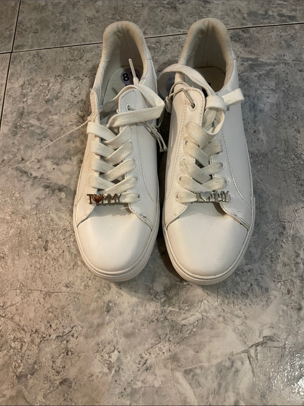 Tommy Hilfiger Ivory/White Low-Top Sneakers with Logo Charm